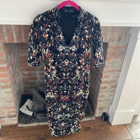 Maggy London Stunning Black Fitted Structured Dress with Color Sprays size 4 - Picture 1 of 7